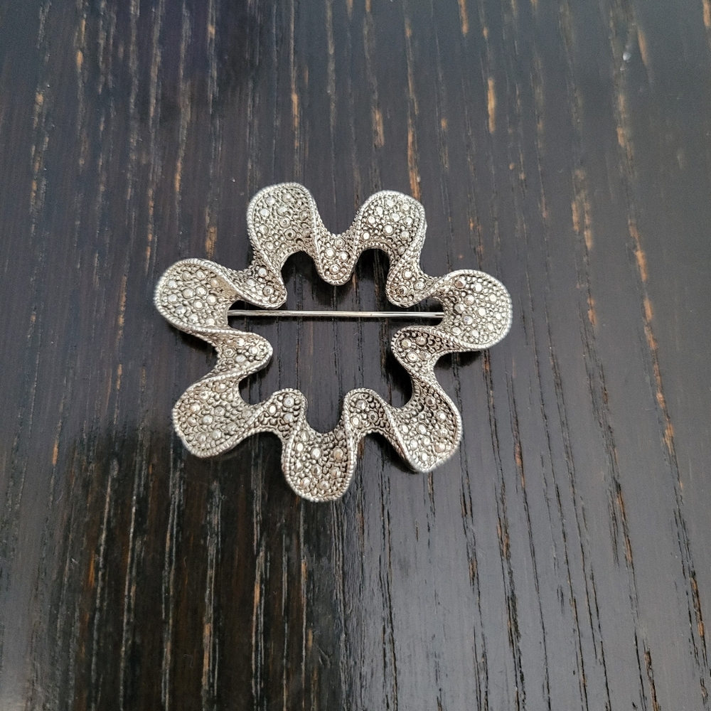 Sparkling Silver Floral Brooch